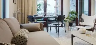 London Nest card