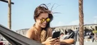 Holafly card